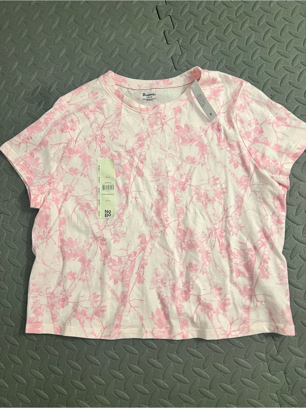 NWT Viral No Boundaries Cropped Cotton Tee with Short Sleeve pink camo large